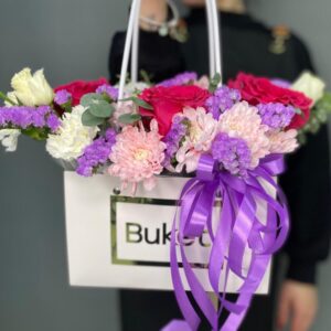 Сборная композиция в сумочке